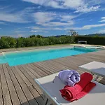 In With Pool & Forest Монтелаббате