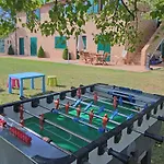 Дом отдыха In With Pool & Forest *