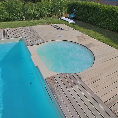 Dom wakacyjny In With Pool & Forest Montelabbate