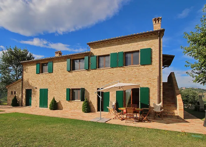 In With Pool & Forest