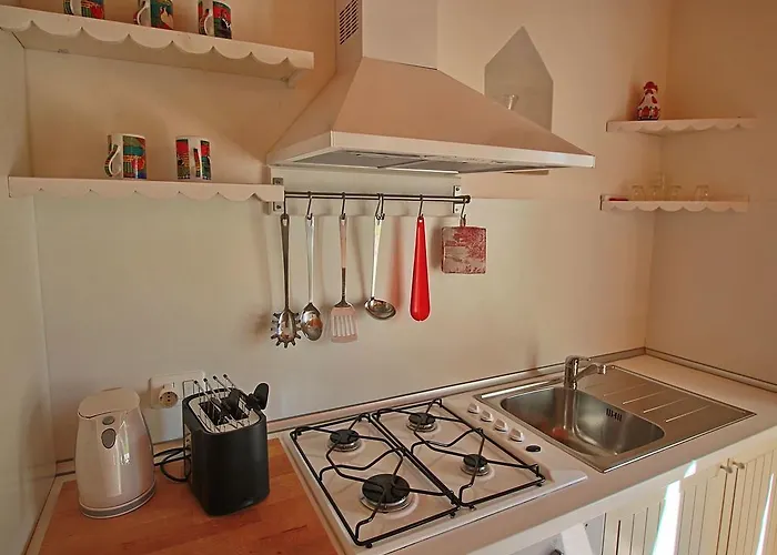 Сasa de vacaciones In With Pool & Forest