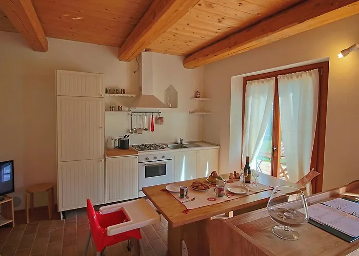 In With Pool & Forest Сasa de vacaciones Montelabbate